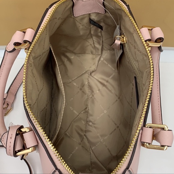 Michael Kors Ciara Medium Messenger Bag Crossbody Blossom 
Saffiano Leather - Picture 13 of 16